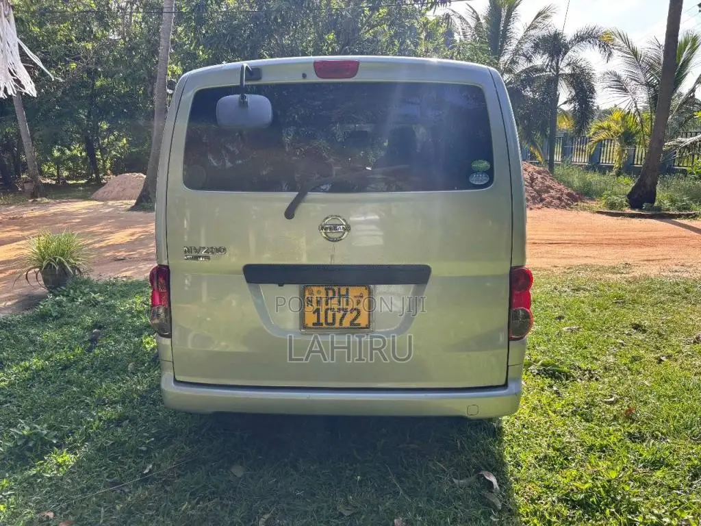 Nissan NV200 2014 Van (Used)