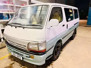 Toyota Dolphin 1991 Van (Used)