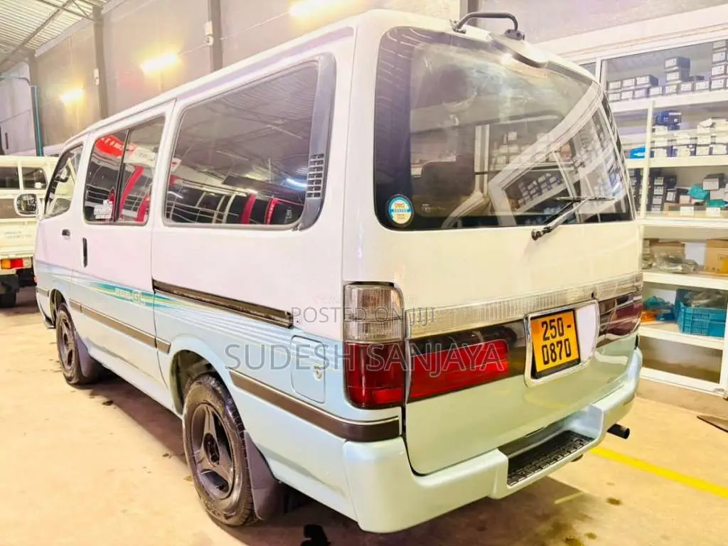 Toyota Dolphin 1991 Van (Used)
