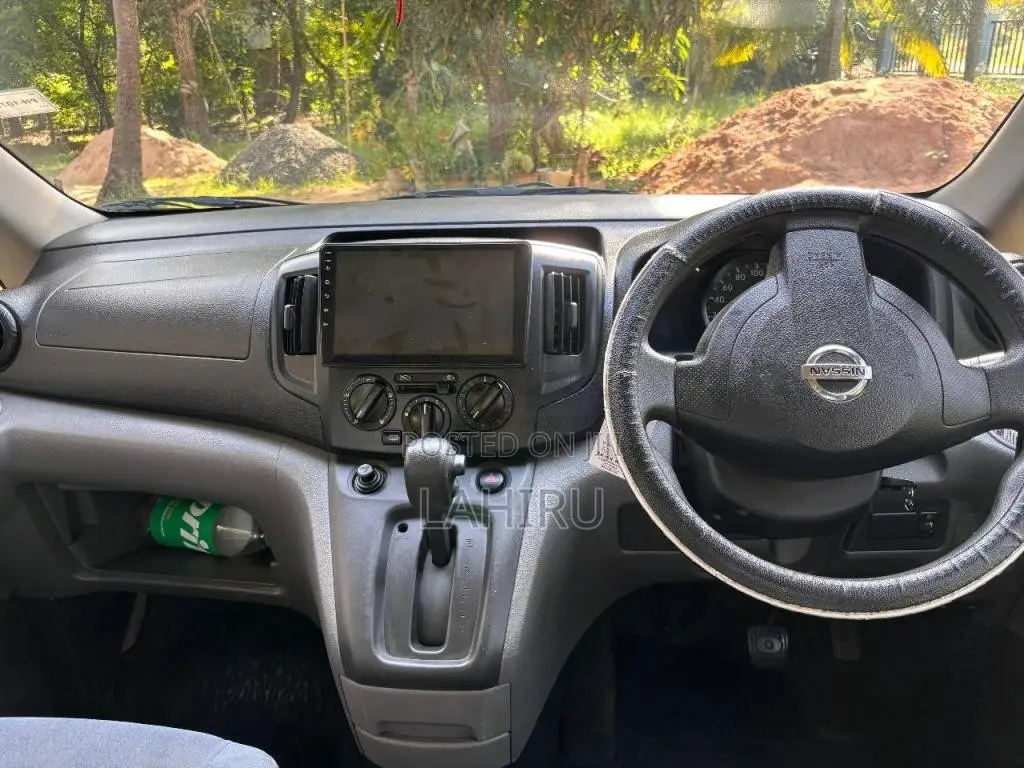 Nissan NV200 2014 Van (Used)