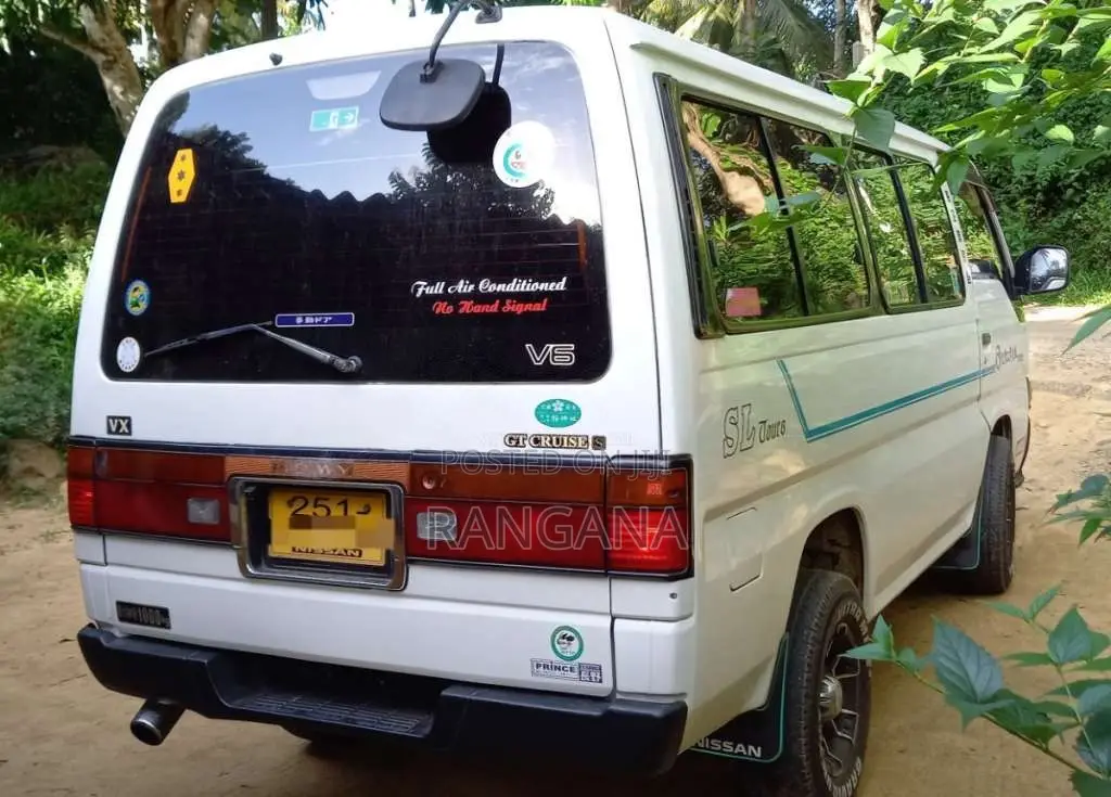 Nissan Caravan TD 27 Short 1993 Van (Used)