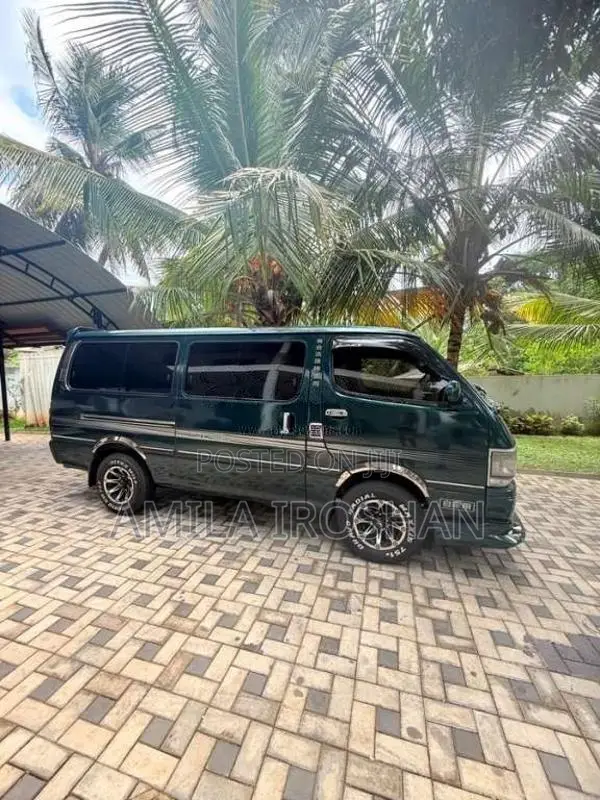 Toyota Dolphin 1995 Van (Used)