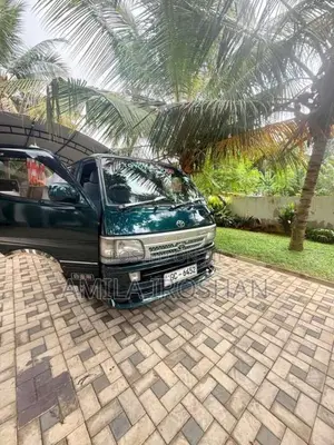 Toyota Dolphin 1995 Van (Used)