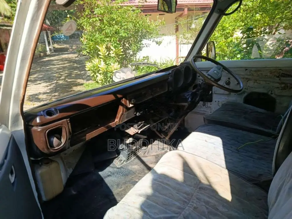 Toyota LH30 1981 Van (Used)