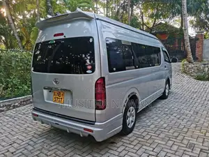 Toyota KDH 222 R 2007 Van (Used)
