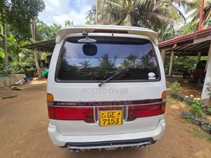 Toyota Dolphin 1995 Van (Used)