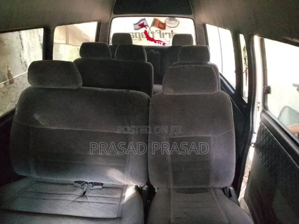 Toyota Dolphin 2007 Van (Used)