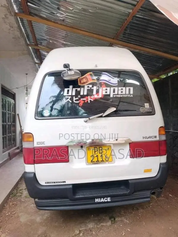Toyota Dolphin 2007 Van (Used)