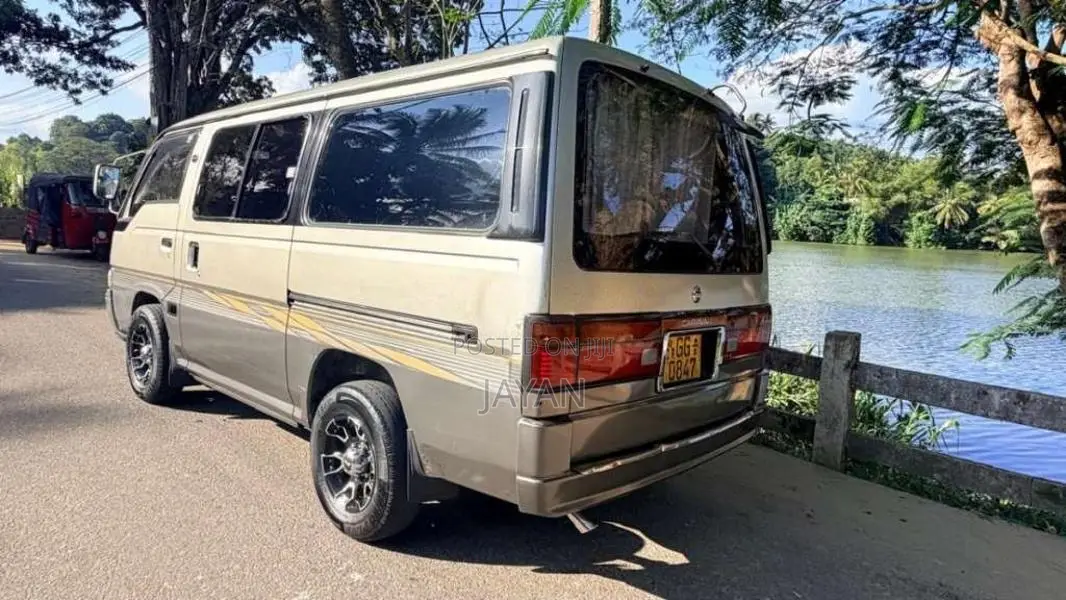 Nissan Caravan 1996 Van (Used)