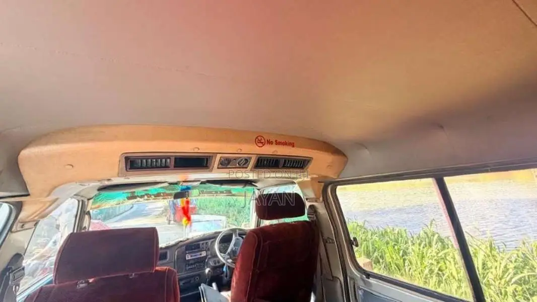 Nissan Caravan 1996 Van (Used)