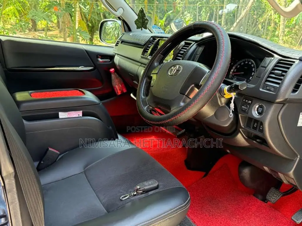 Toyota KDH Dark Prime 2015 Van (Used)