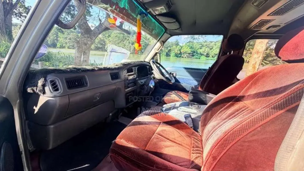 Nissan Caravan 1996 Van (Used)