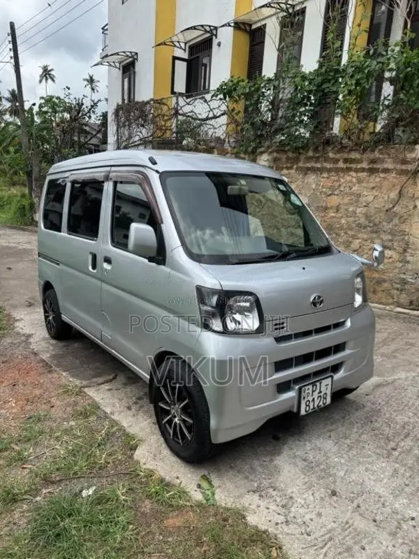 Toyota Pixis 2018 Van (Used)