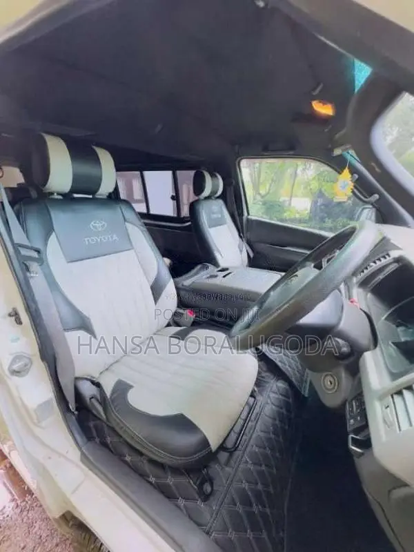 Toyota KDH 2007 Van (Used)