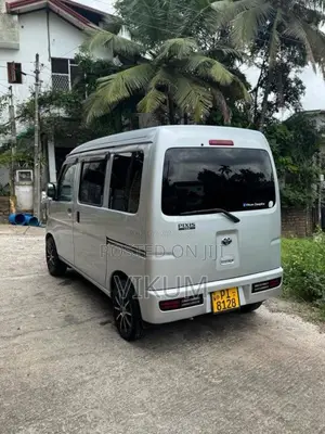 Toyota Pixis 2018 Van (Used)