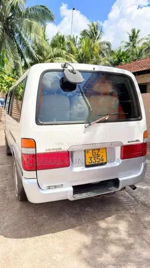 Toyota HIACE Super GL LH172 2001 Van (Used)