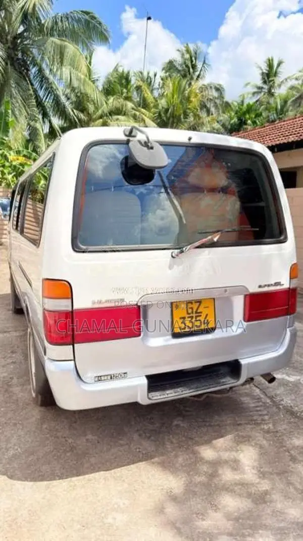 Toyota HIACE Super GL LH172 2001 Van (Used)