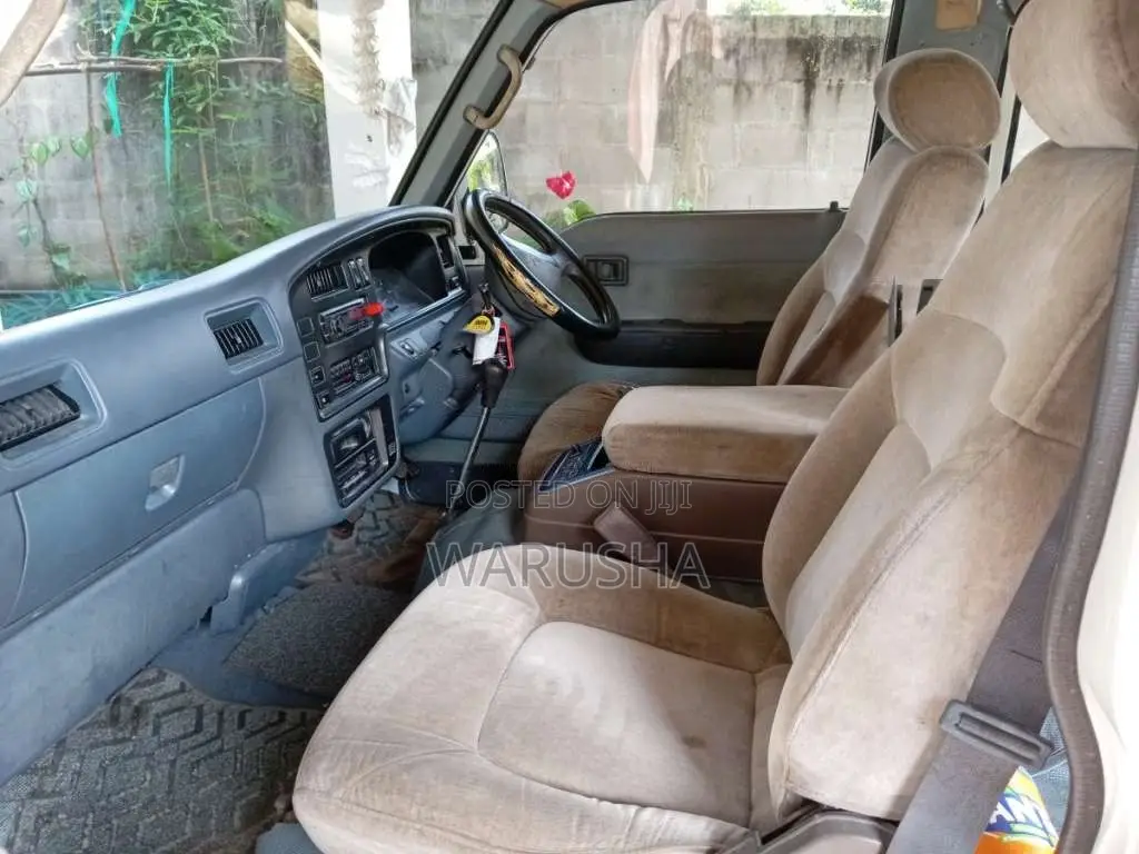 Nissan Caravan 1999 Van (Used)