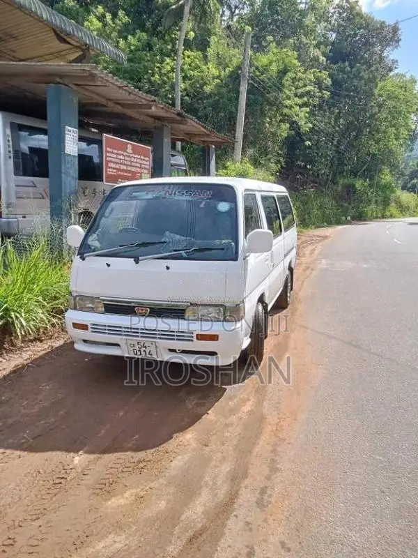 Nissan Caravan Homy 1988 Van (Used)