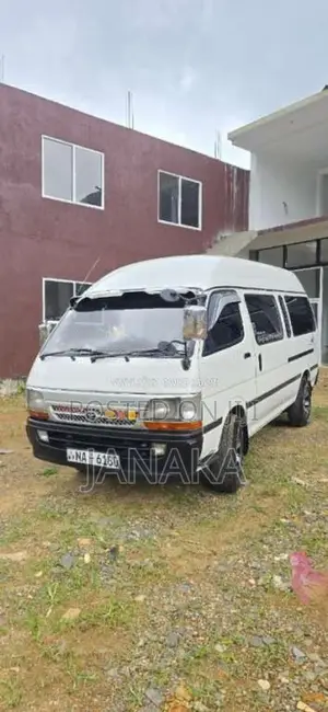 Toyota High Roof Super Long 2002 Van (Used)