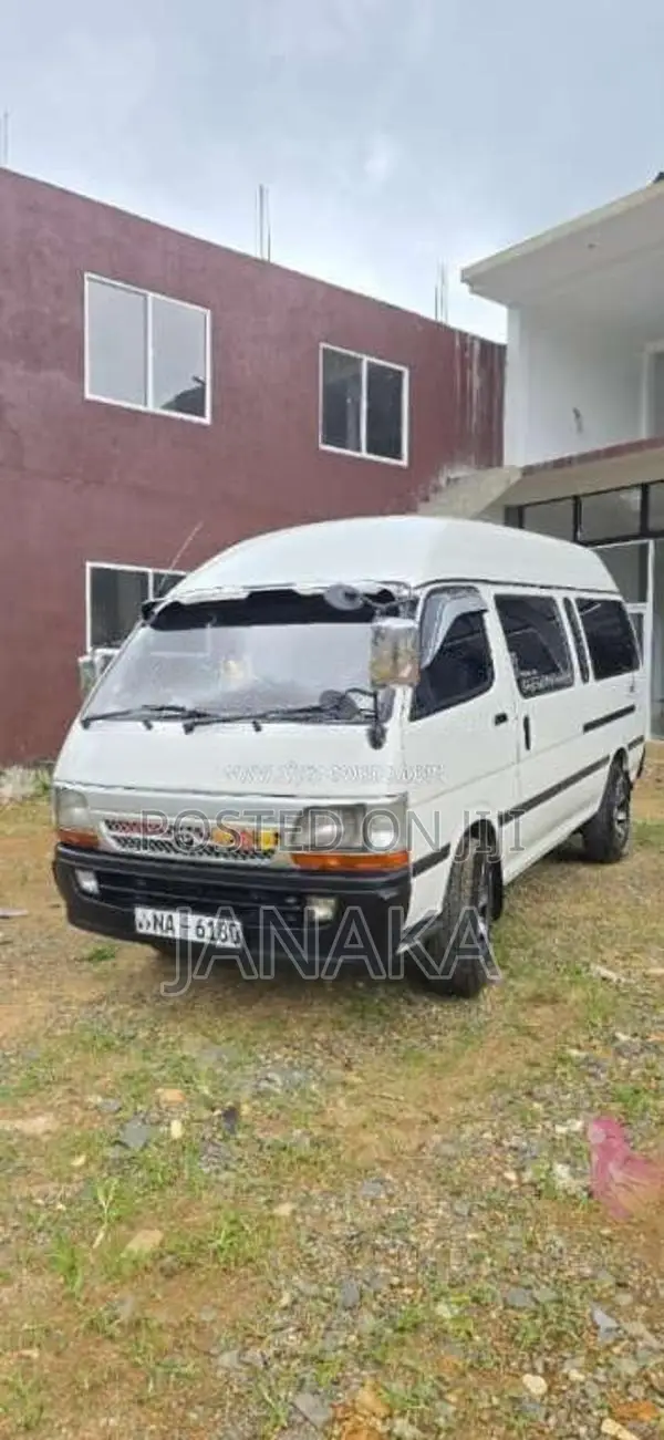 Toyota High Roof Super Long 2002 Van (Used)