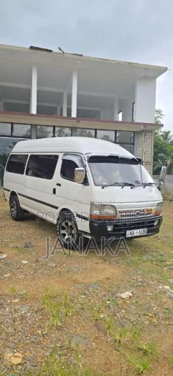 Toyota High Roof Super Long 2002 Van (Used)