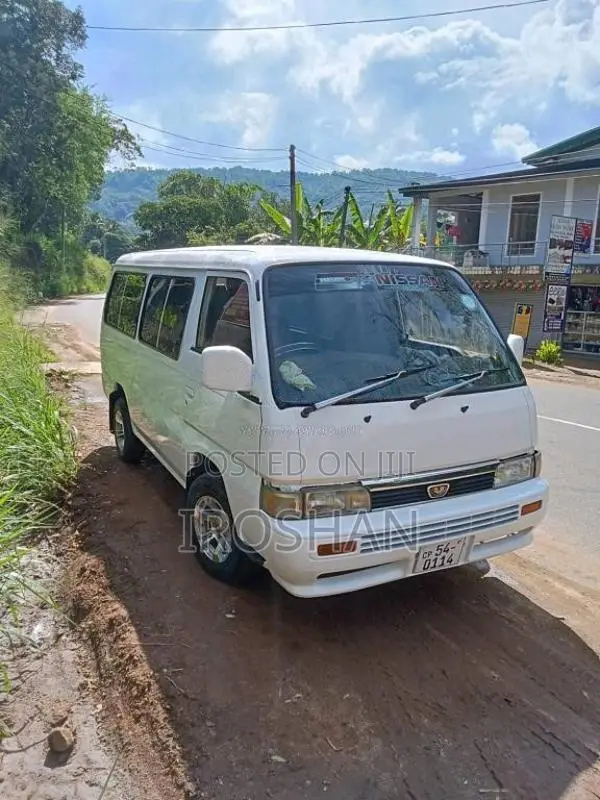 Nissan Caravan Homy 1988 Van (Used)