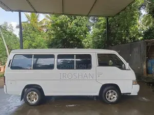 Nissan Caravan Homy 1988 Van (Used)