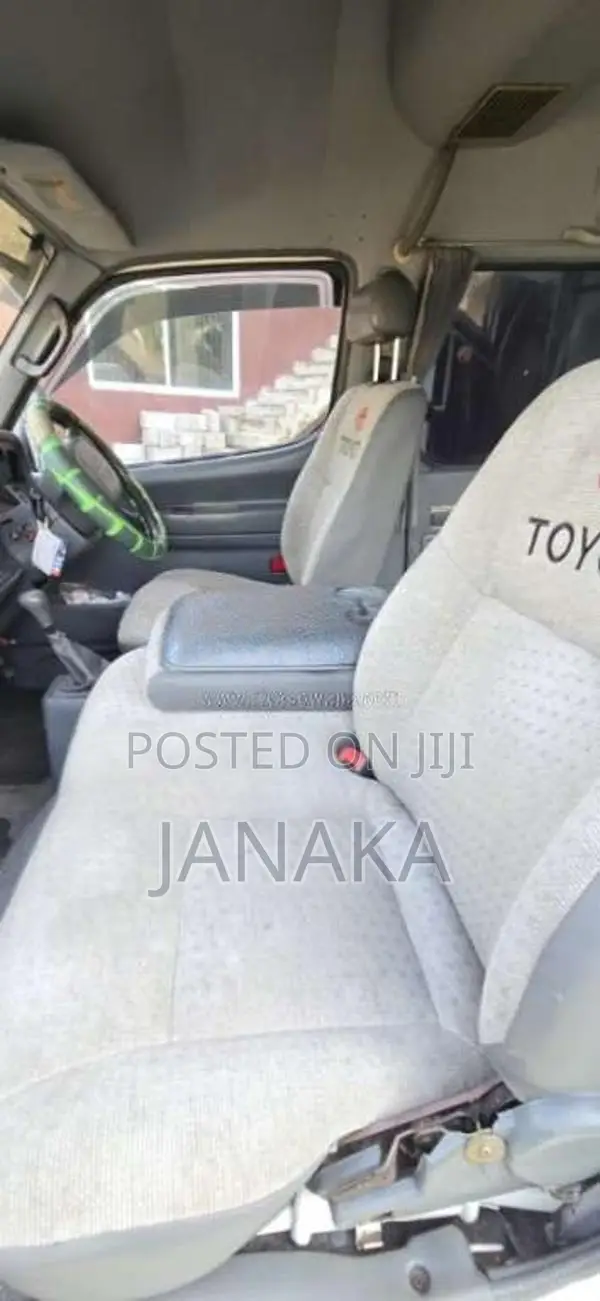 Toyota High Roof Super Long 2002 Van (Used)