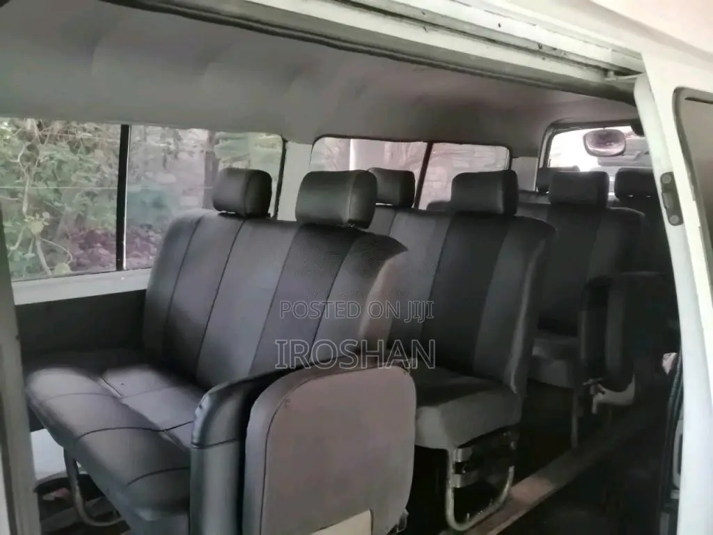 Nissan Caravan Homy 1988 Van (Used)