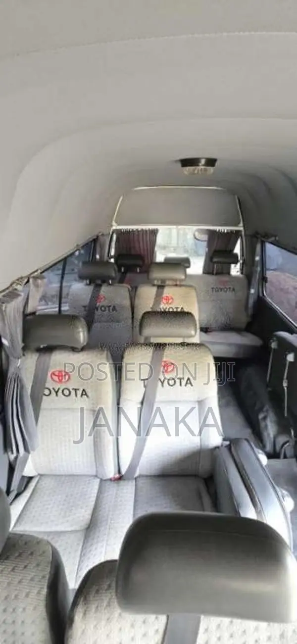 Toyota High Roof Super Long 2002 Van (Used)