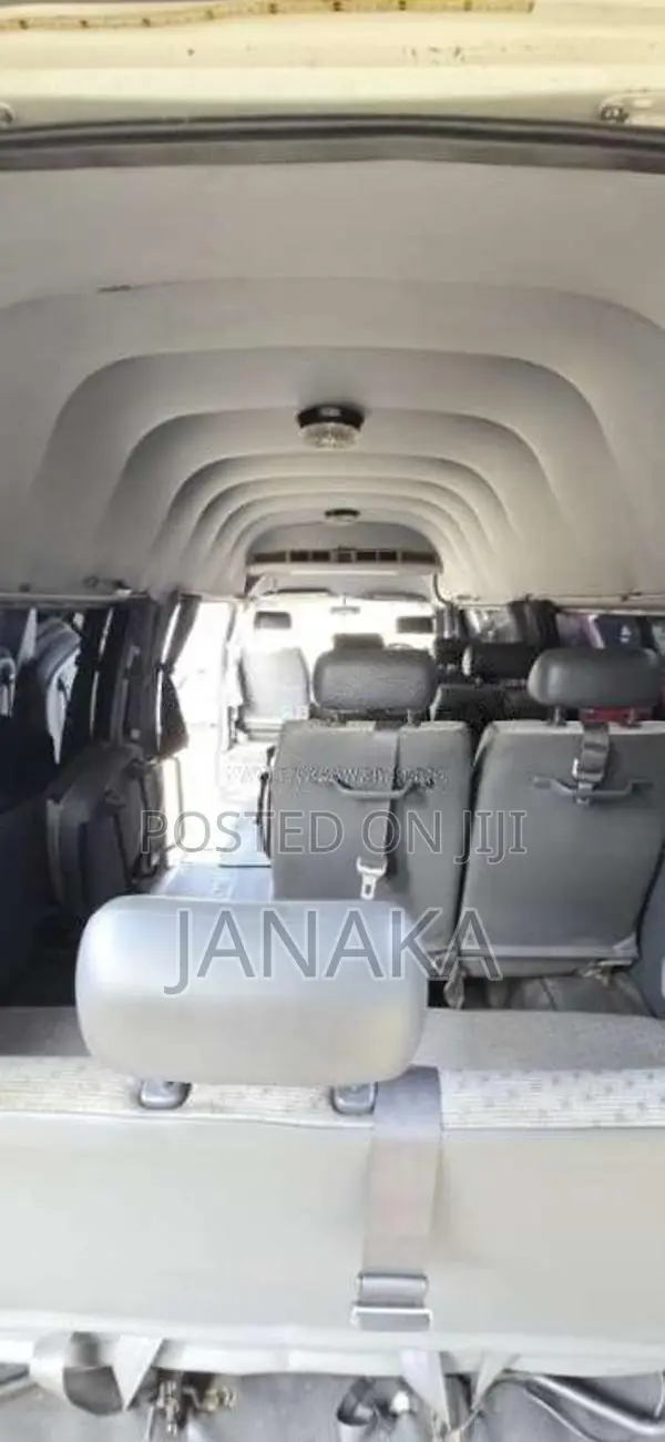 Toyota High Roof Super Long 2002 Van (Used)