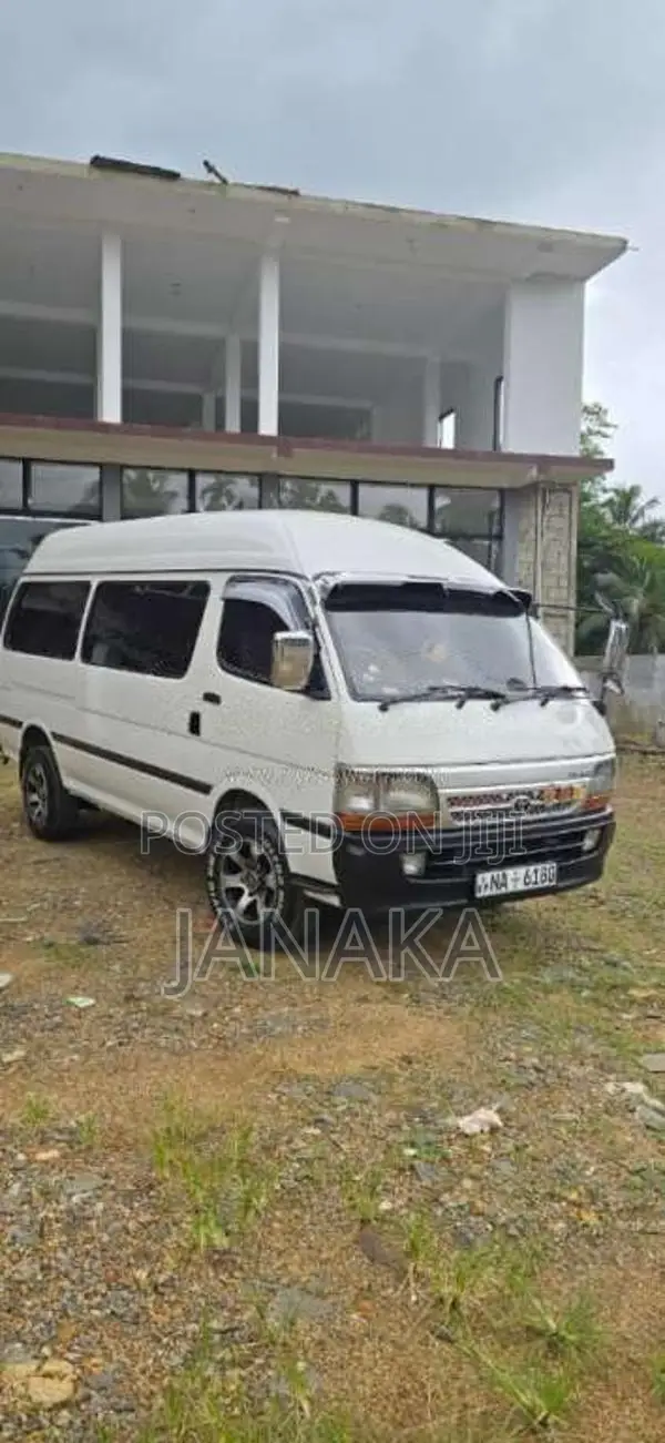 Toyota High Roof Super Long 2002 Van (Used)