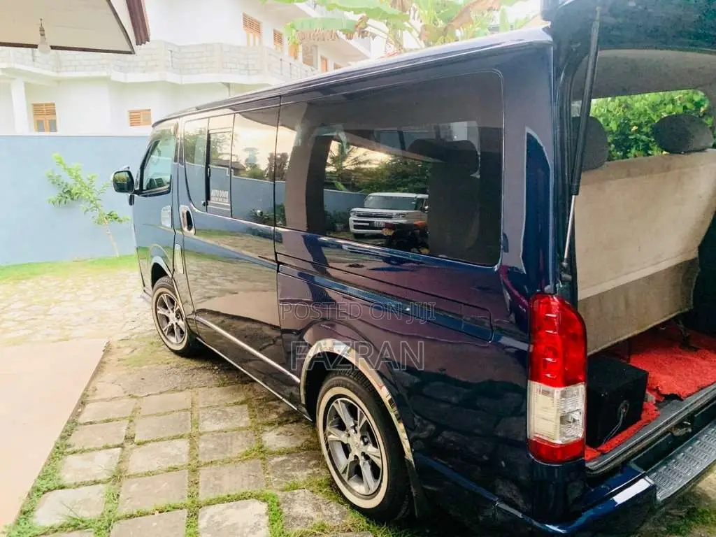 Toyota KDH 2007 Van (Used)