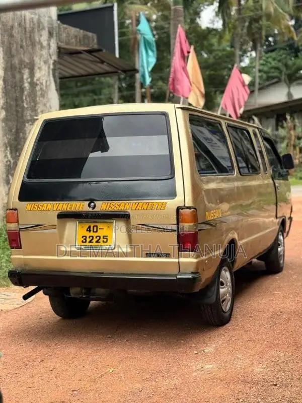 Nissan Nissan 1984 Van (Used)