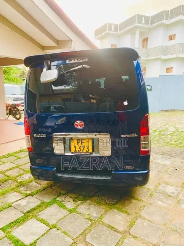 Toyota KDH 2007 Van (Used)