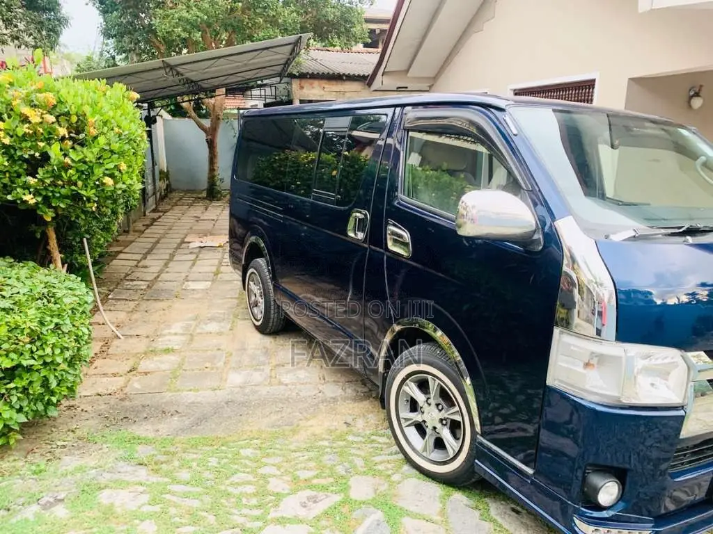 Toyota KDH 2007 Van (Used)
