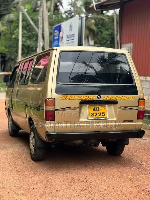 Nissan Nissan 1984 Van (Used)