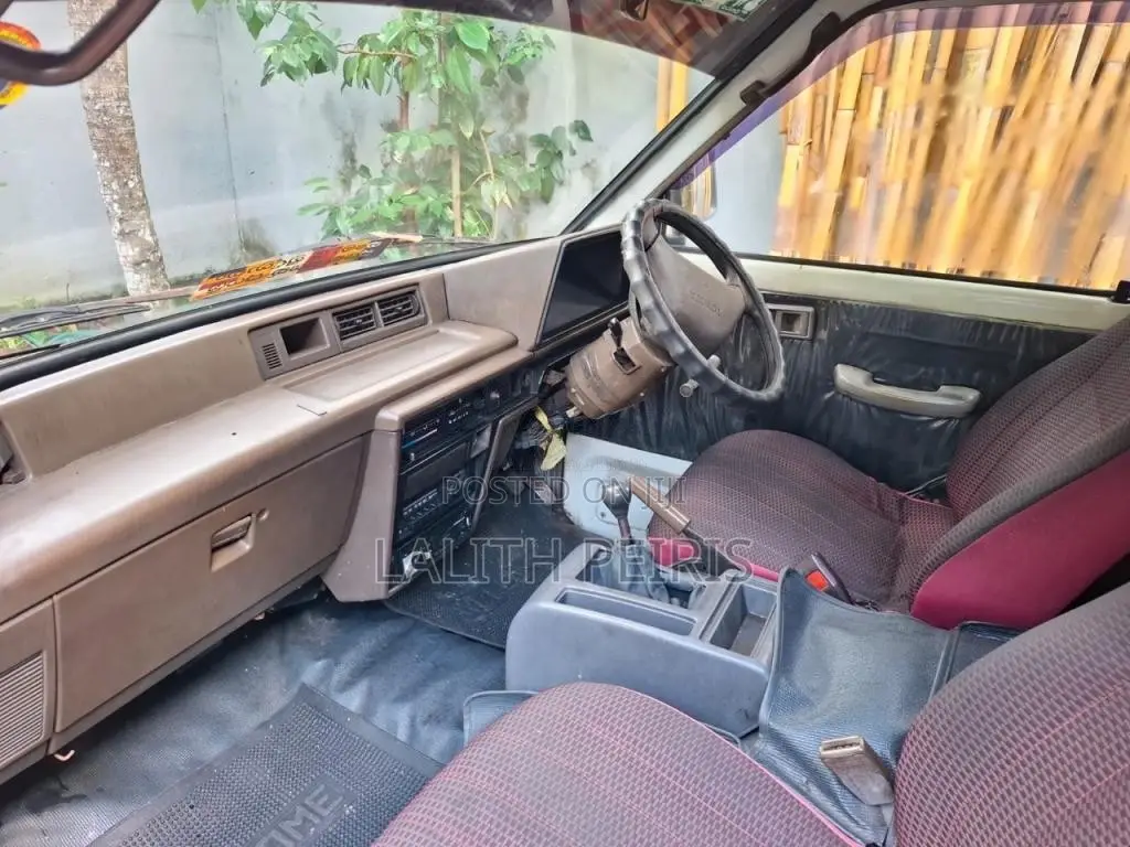 Toyota TownAce 1987 Van (Used)