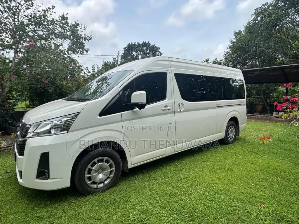 Toyota Commuter GDH 300 2025 Van (Used)