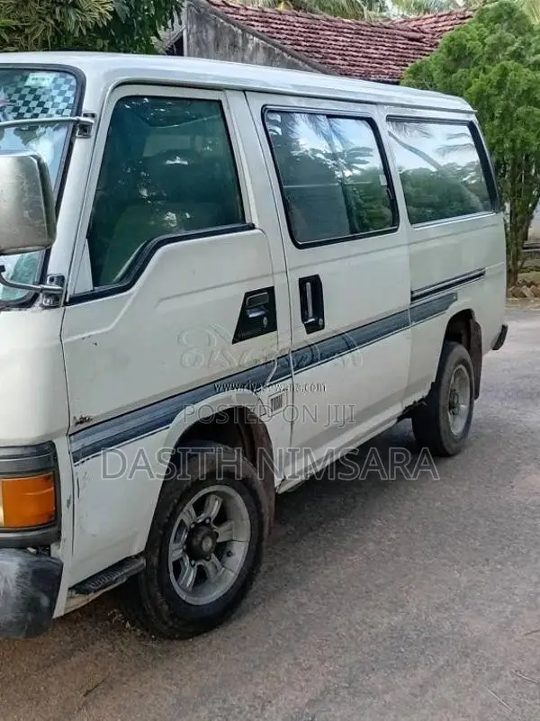 Nissan Caravan 1996 Van (Used)