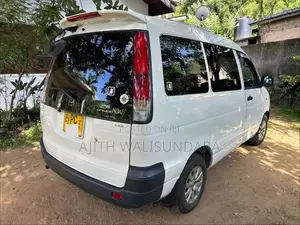Toyota Noah Kr42 2007 Van (Used)