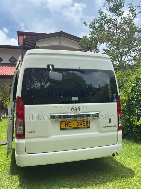Toyota Commuter GDH 300 2025 Van (Used)