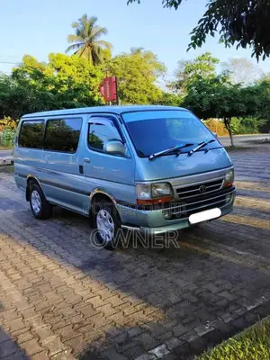 Toyota Dolphin 1998 Van (Used)