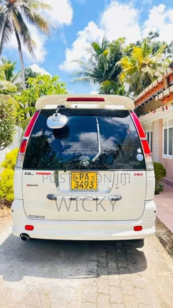 Toyota Noah Kr42 1999 Van (Used)