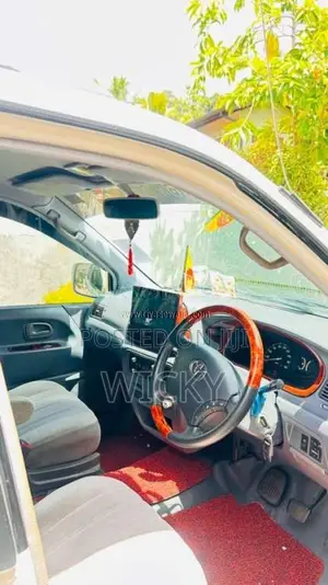 Toyota Noah Kr42 1999 Van (Used)