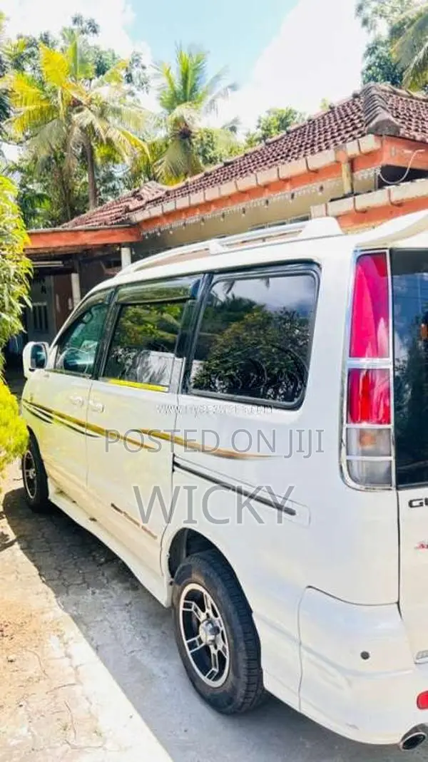 Toyota Noah Kr42 1999 Van (Used)