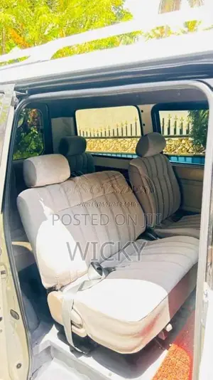 Toyota Noah Kr42 1999 Van (Used)