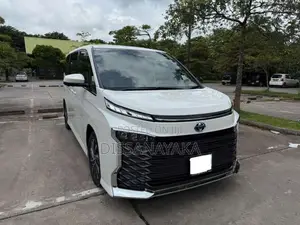 Toyota Voxy 2025 Van (Used)