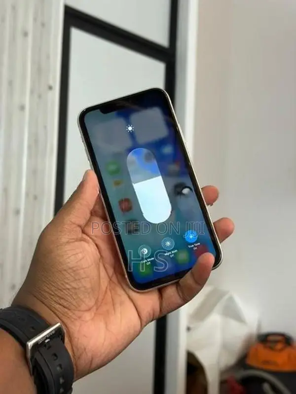 Apple iPhone 11 128GB (Used)